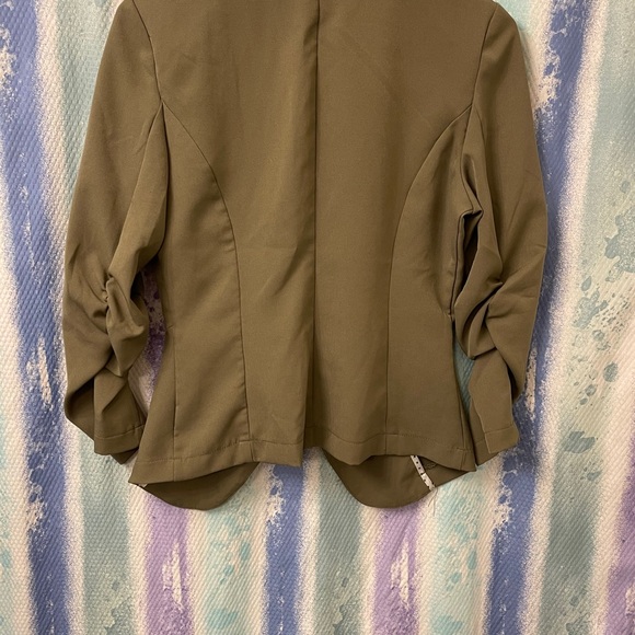 Olive green waterfall blazer size medium - Picture 5 of 5